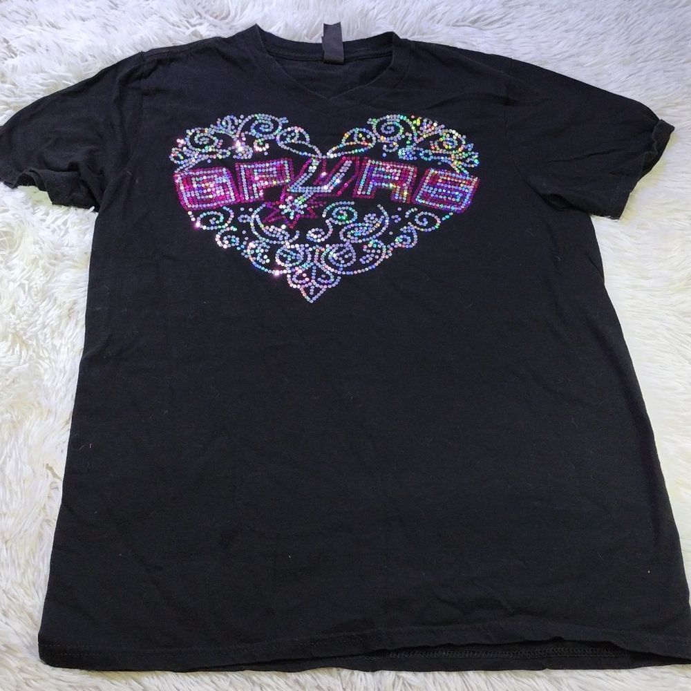Spurs tee shirt women's v neck size small